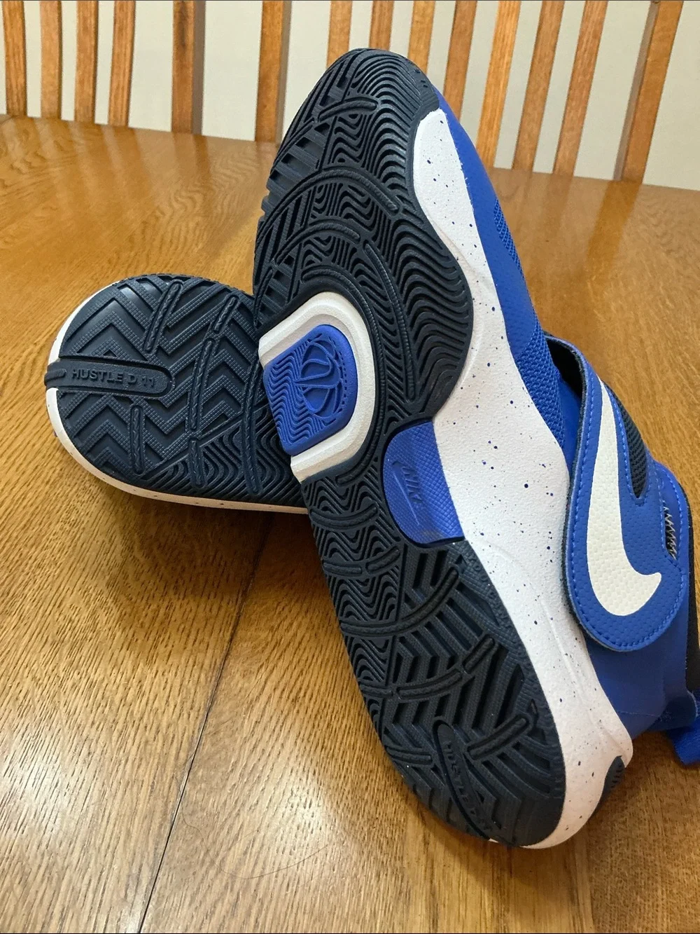 Kids Boys Hustle D 11 blue basketball sneakers. Size 6Y. New. Never worn.